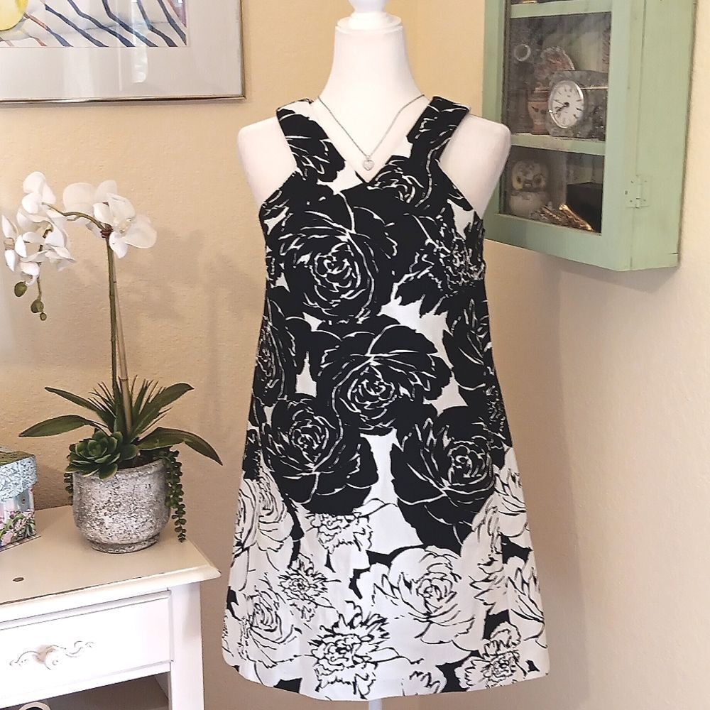 Taylor Pique Floral Dress. Coastal. Beachy.